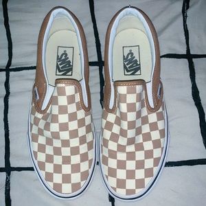 CHECKED VANS